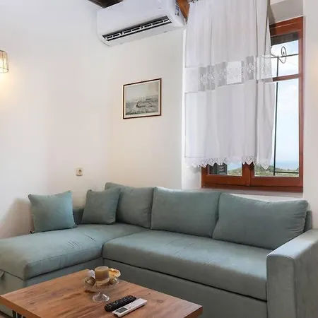 Traditional House In Holiday home