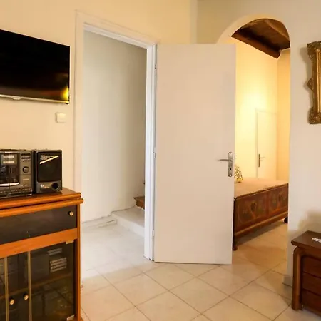 Traditional House In Holiday home
